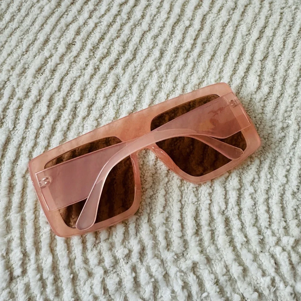 🔥BUNDLE ME🔥Oversized Pink Square Fashion Sunglasses Perfect for Any Season - Picture 3 of 6